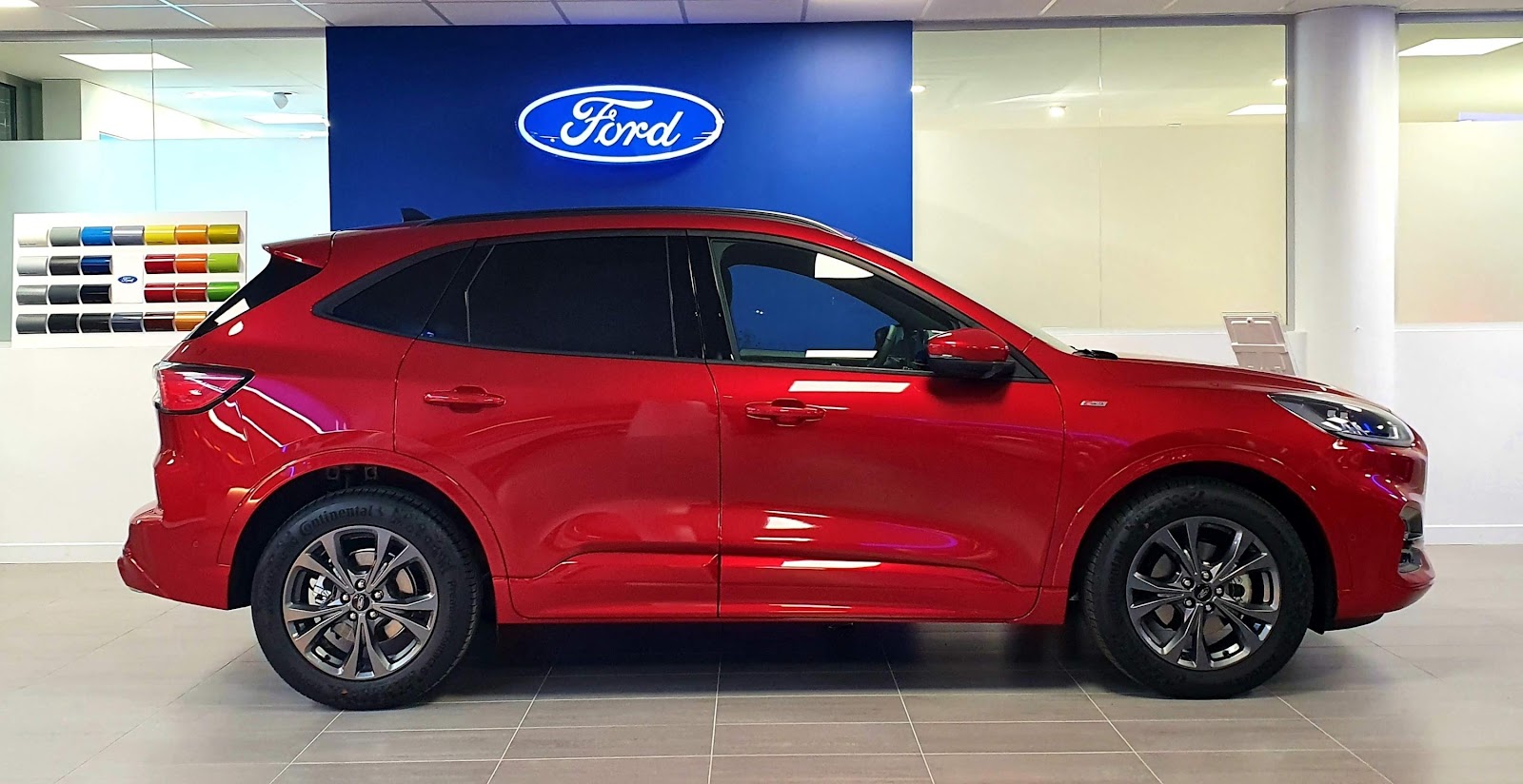 Galerie photo de la concession Ford Saint-Denis - Réseau Neubauer