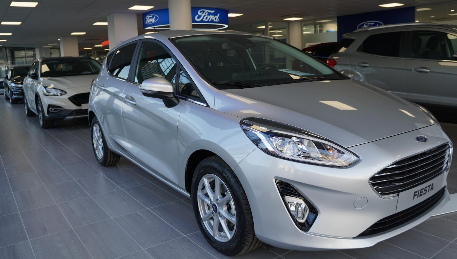 Galerie photo de la concession Ford Saint-Denis - Réseau Neubauer