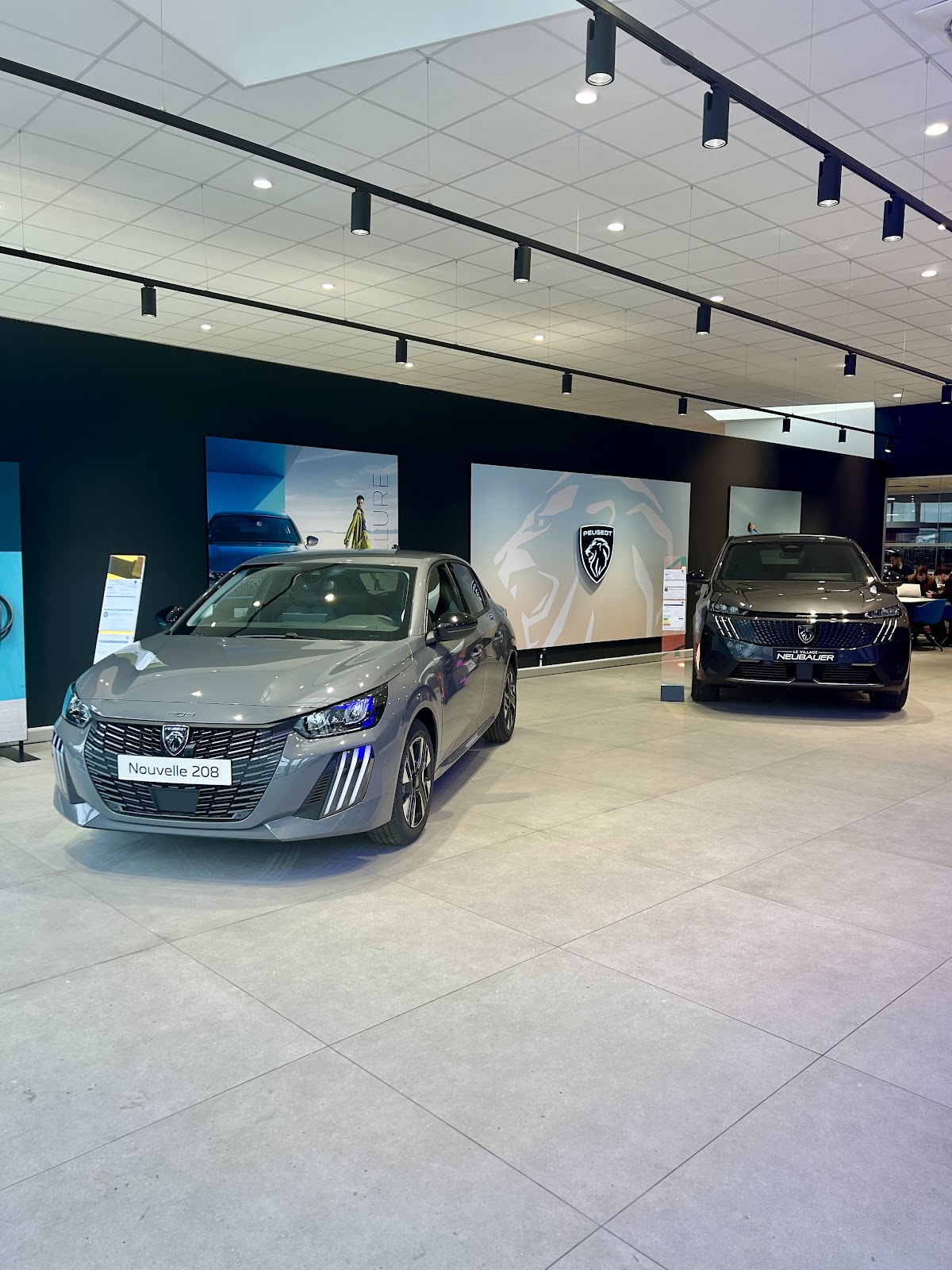 Galerie photo de la concession Peugeot Saint-Denis - Réseau Neubauer
