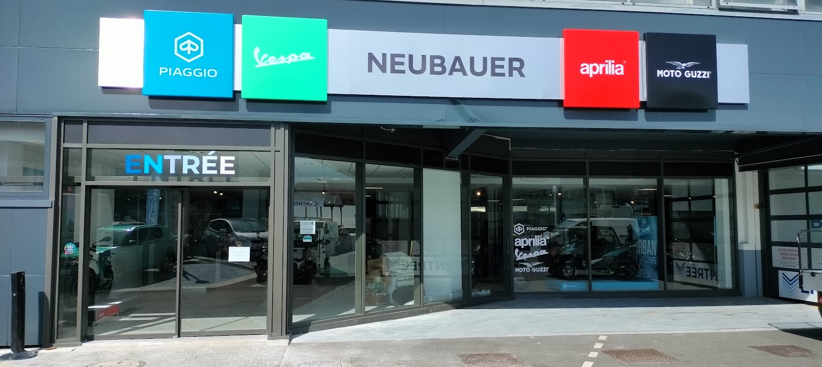 Galerie photo de la concession Vespa Saint-Denis - Réseau Neubauer