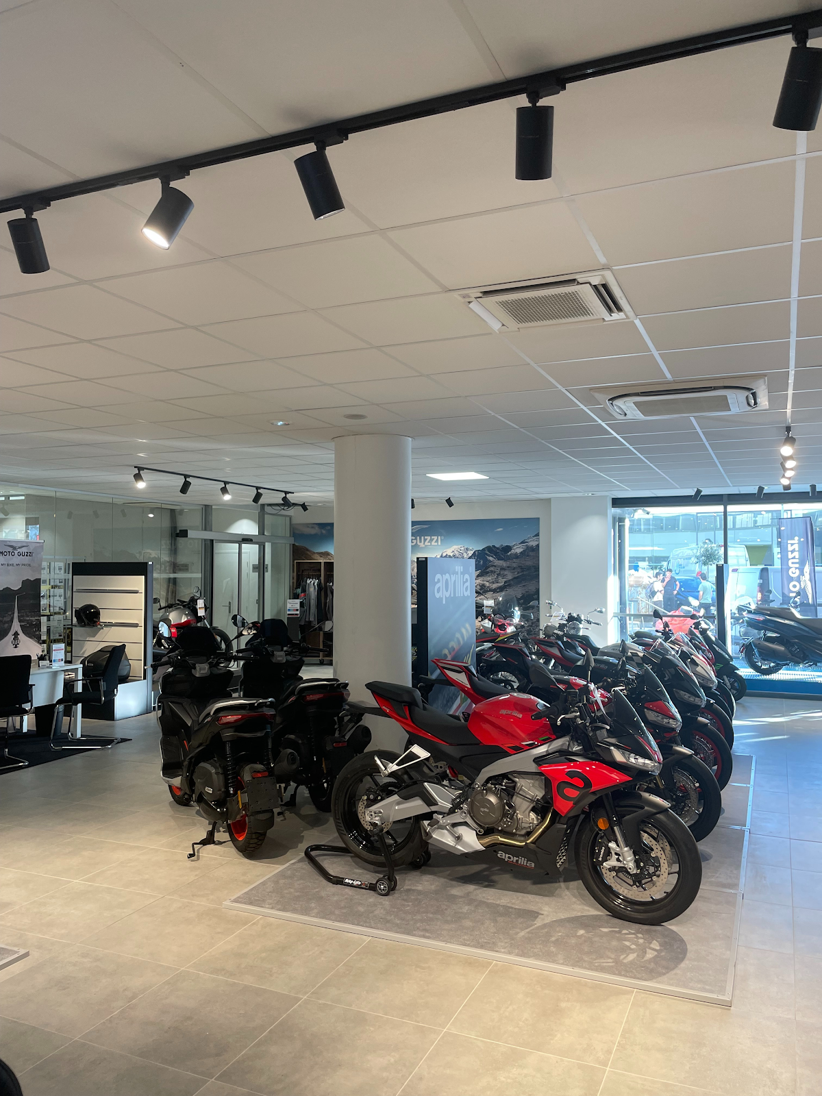 Galerie photo de la concession Vespa Saint-Denis - Réseau Neubauer