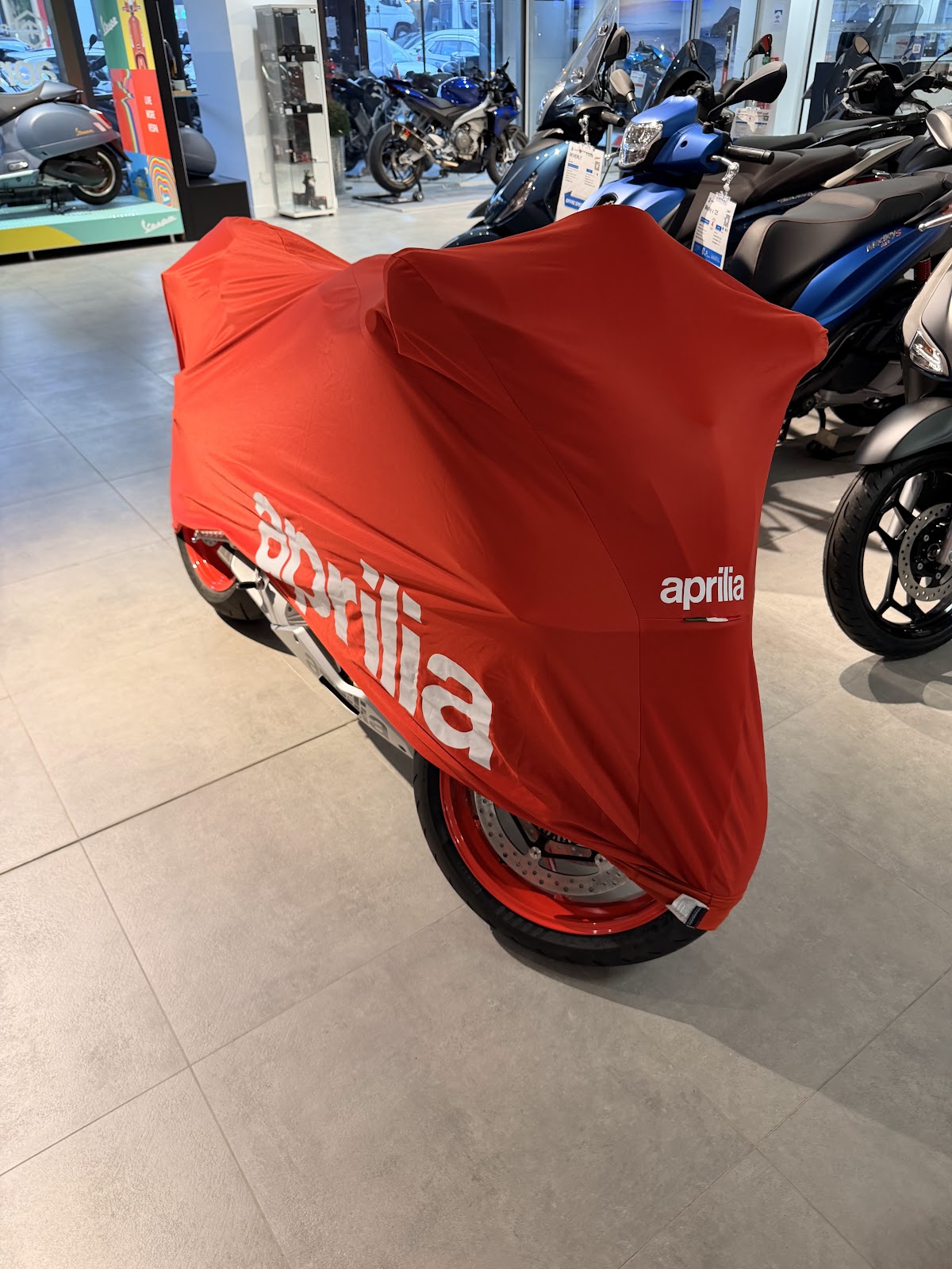 Galerie photo de la concession Vespa Saint-Denis - Réseau Neubauer