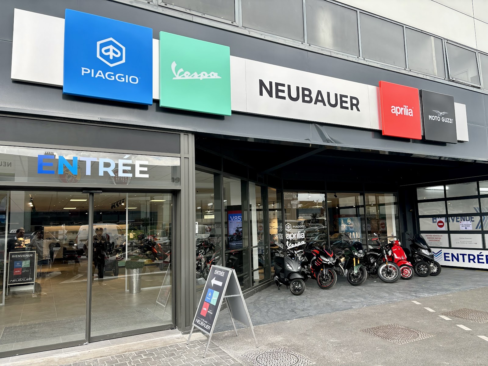 Galerie photo de la concession Vespa Saint-Denis - Réseau Neubauer