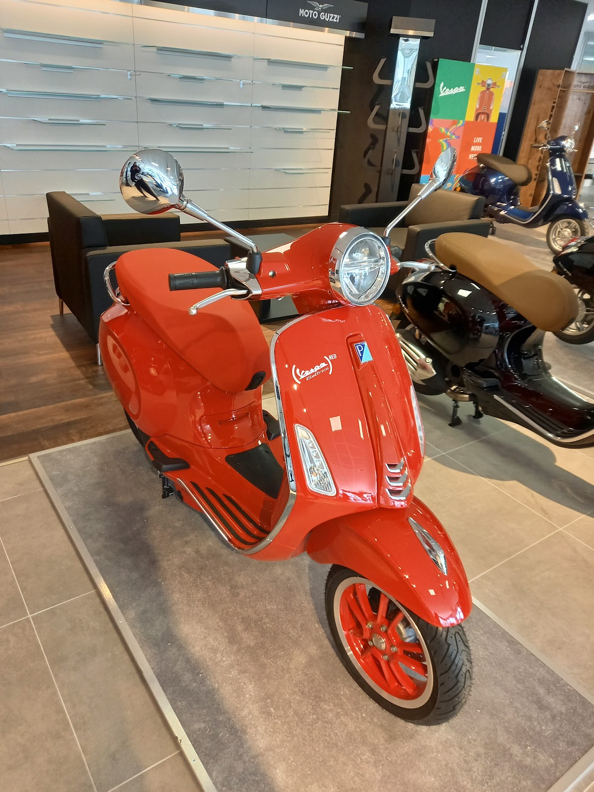 Galerie photo de la concession Vespa Saint-Denis - Réseau Neubauer