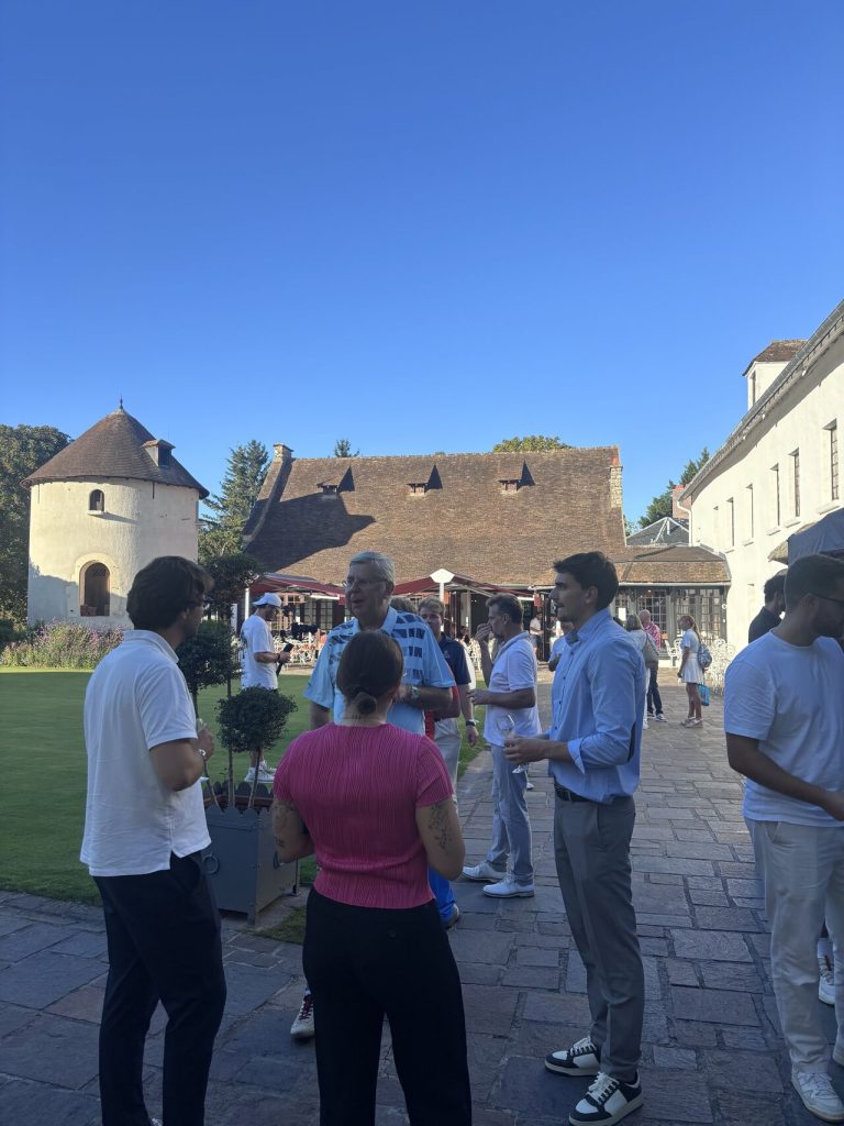 Participants réunis pour le tournoi de golf