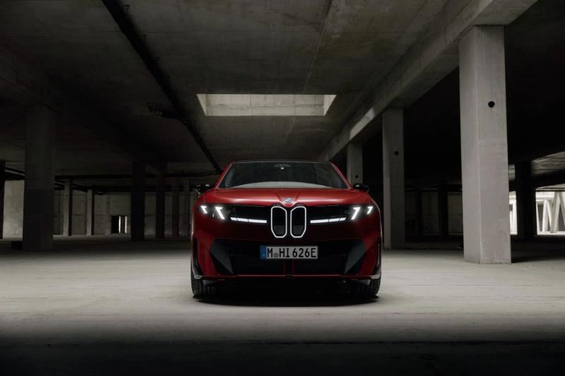 BMW iX4 et BMW iX5 chez NEUBAUER BMW Mirabeau