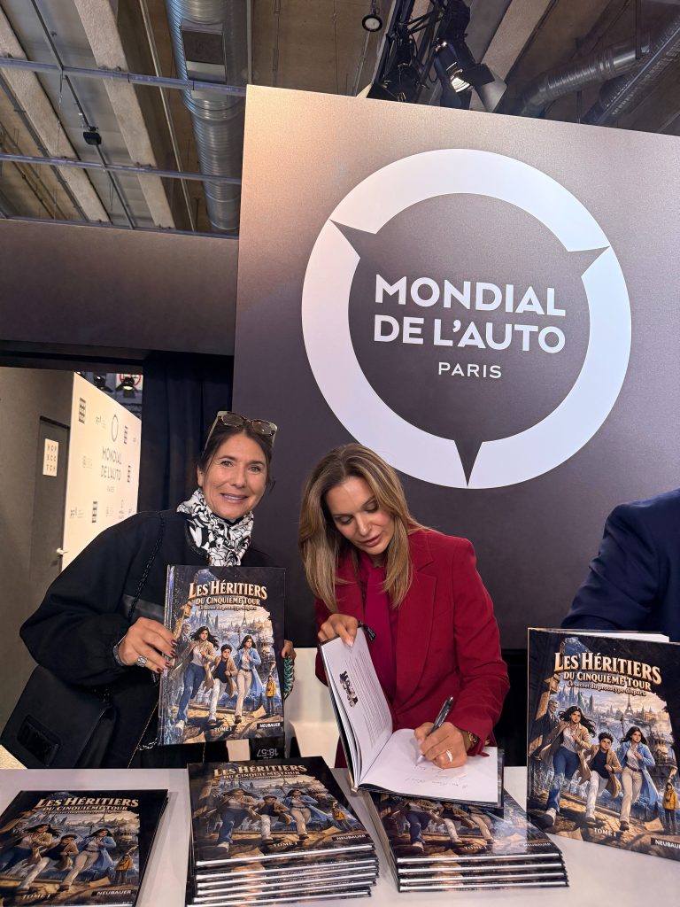 Leila Neubauer lors des 300 dédicaces de sa bande dessinée