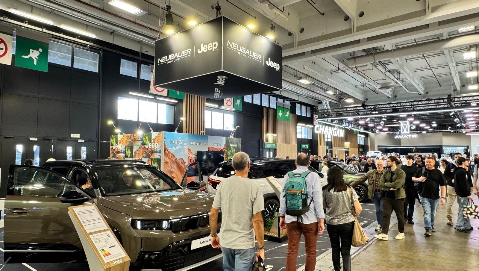 Les équipes NEUBAUER Groupe réunies au Mondial de l’Auto